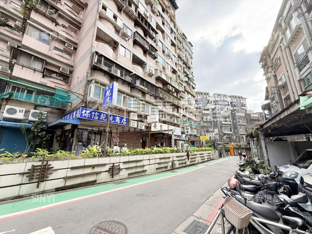 市中心次高樓邊間採光美屋房屋室內格局與周邊環境