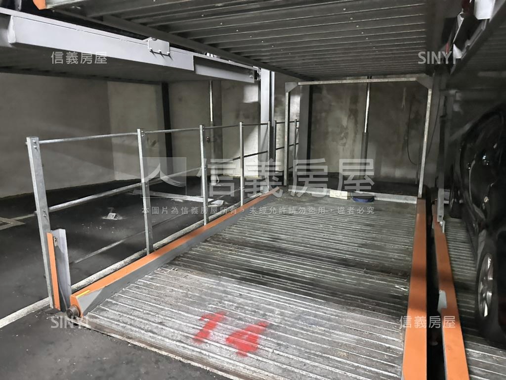 星光ＬＶ２房附車位房屋室內格局與周邊環境