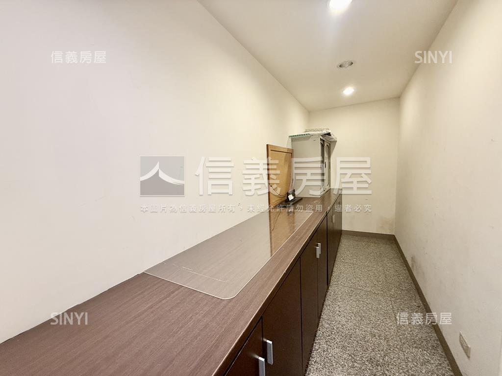 寶成中正精裝商務中心房屋室內格局與周邊環境