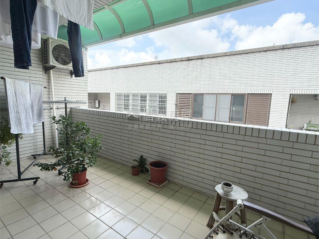 東區崇善大面寬招財店面房屋室內格局與周邊環境