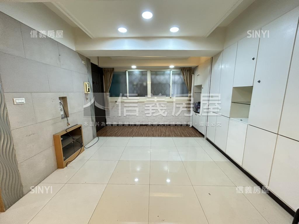 龍濱電梯裝潢正三房機能佳房屋室內格局與周邊環境