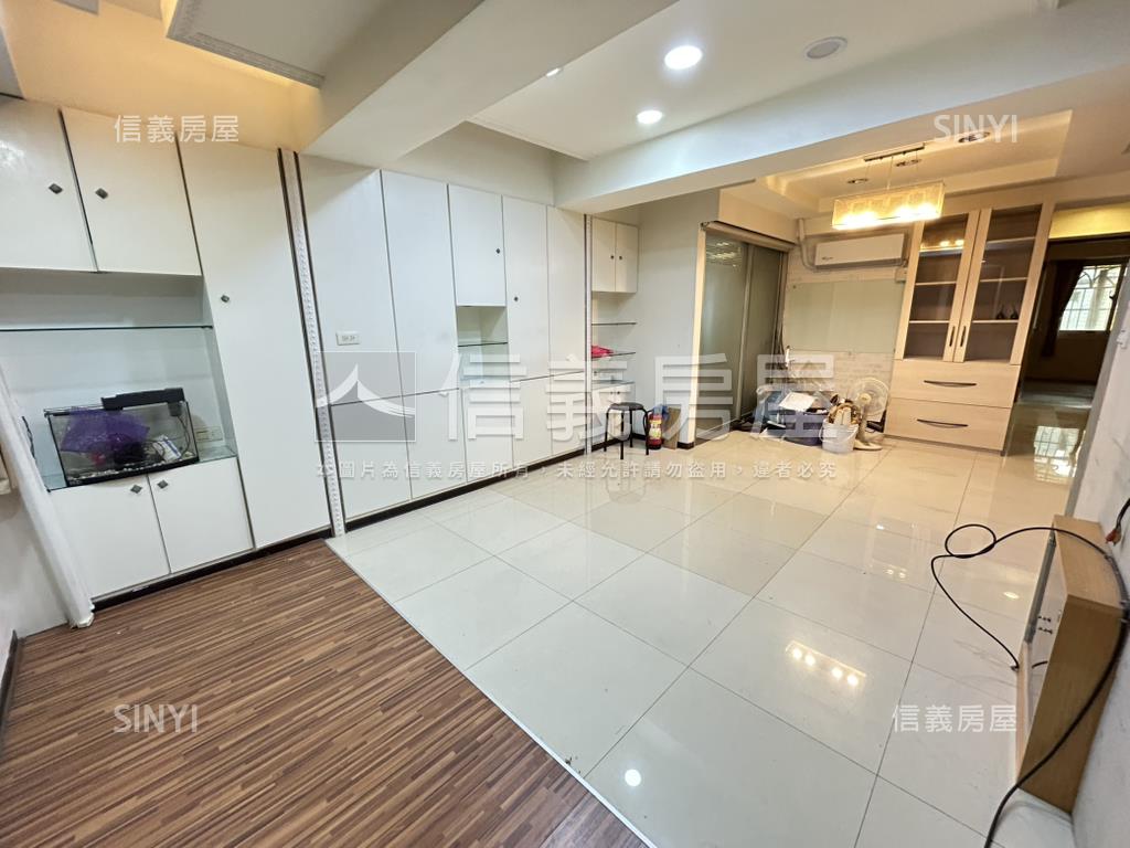龍濱電梯裝潢正三房機能佳房屋室內格局與周邊環境