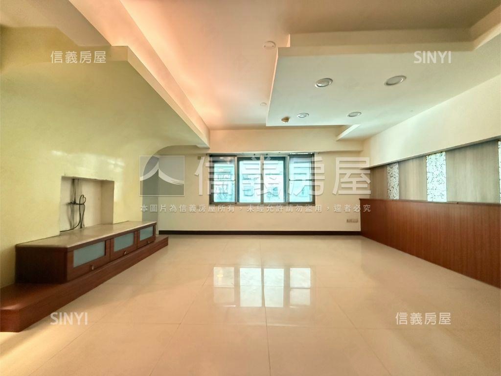 瑞隆商圈正路雙店面房屋室內格局與周邊環境