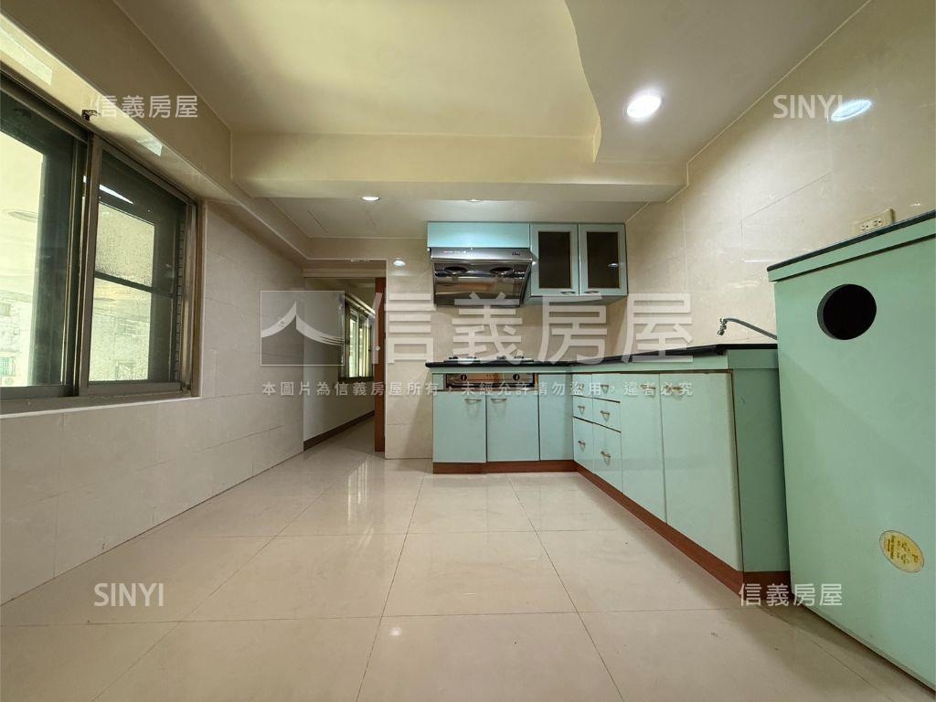 瑞隆商圈正路雙店面房屋室內格局與周邊環境