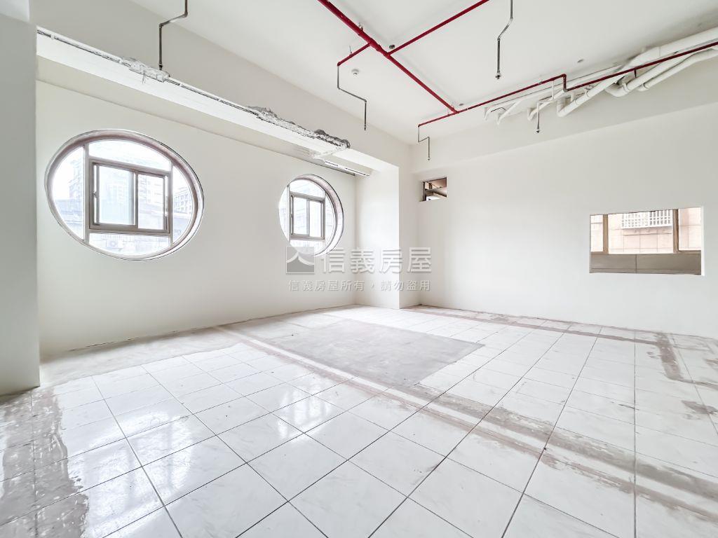 萬世ｏｋ●廠辦ａ房屋室內格局與周邊環境