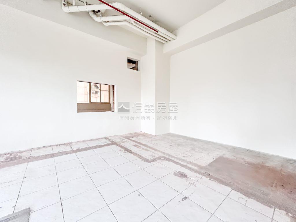萬世ｏｋ●廠辦ａ房屋室內格局與周邊環境
