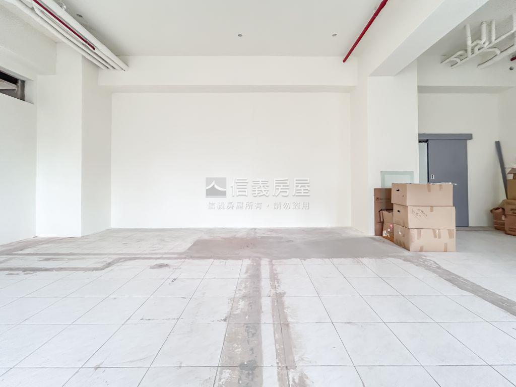 萬世ｏｋ●廠辦ａ房屋室內格局與周邊環境