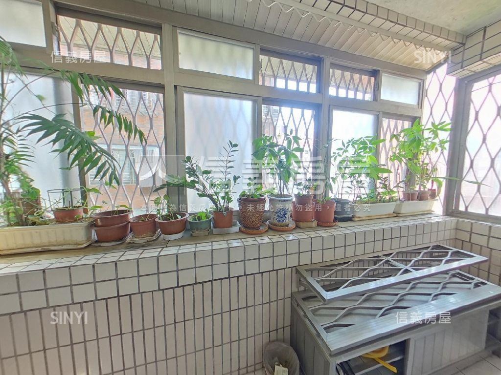 忠孝街３樓公寓房屋室內格局與周邊環境