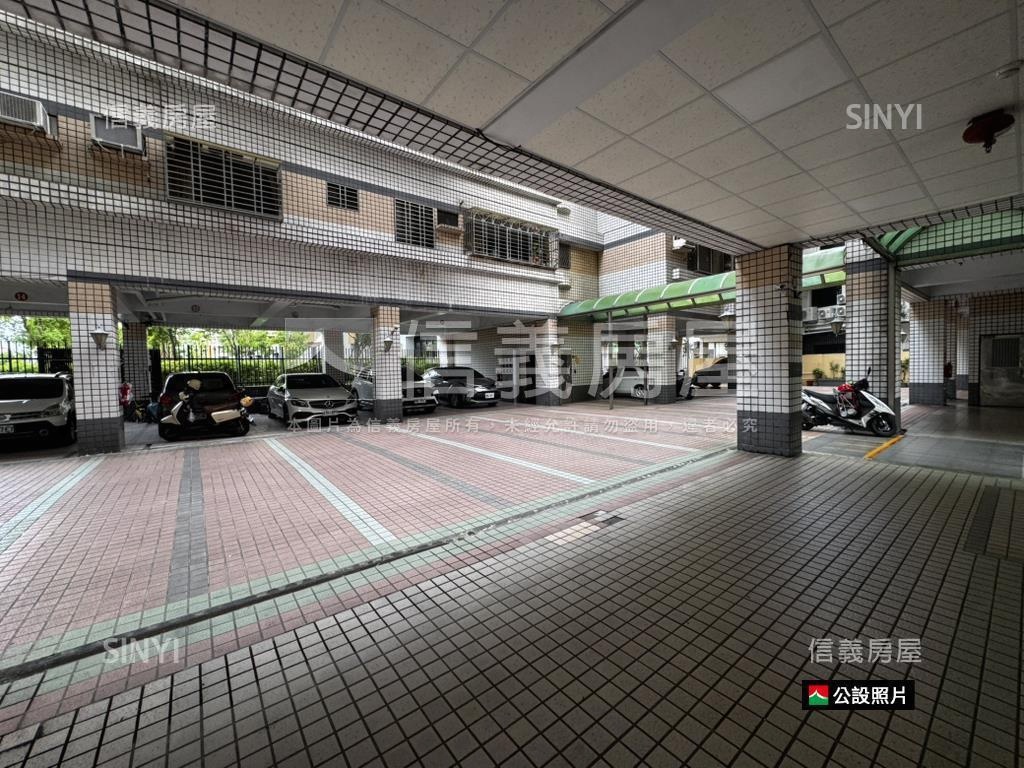 國寶三面採光裝潢３房車房屋室內格局與周邊環境