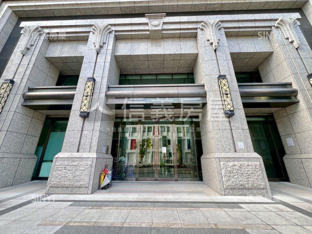樂洋洋誠意出售車位房屋室內格局與周邊環境