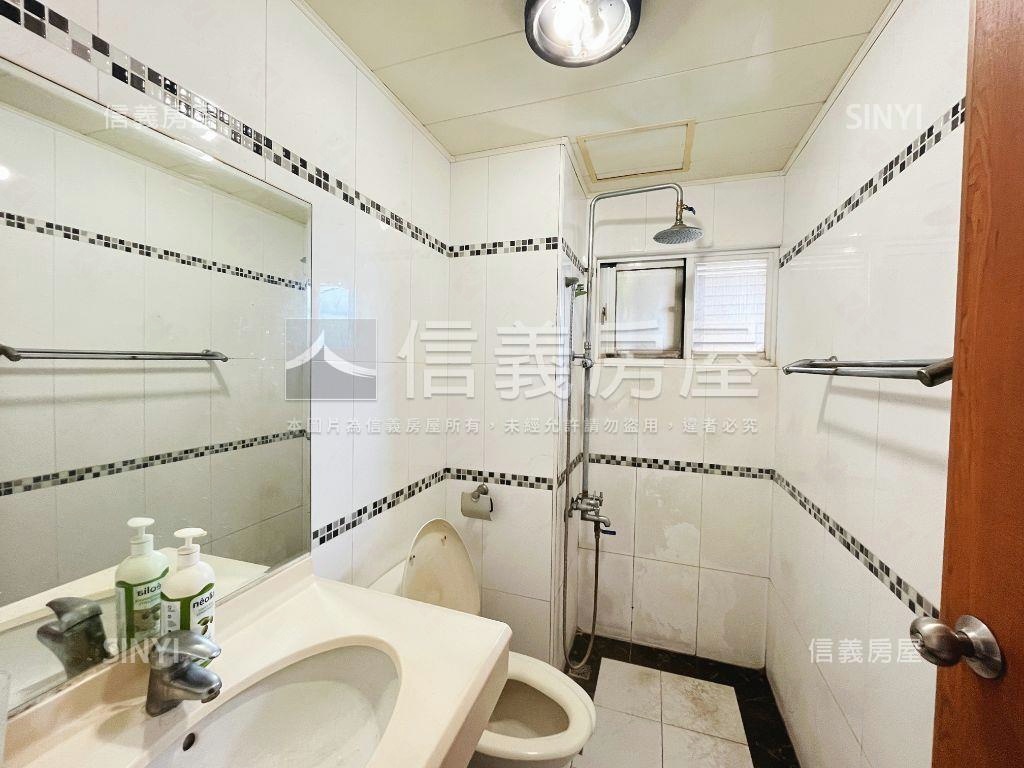 近公園２＋１房平面車位房屋室內格局與周邊環境