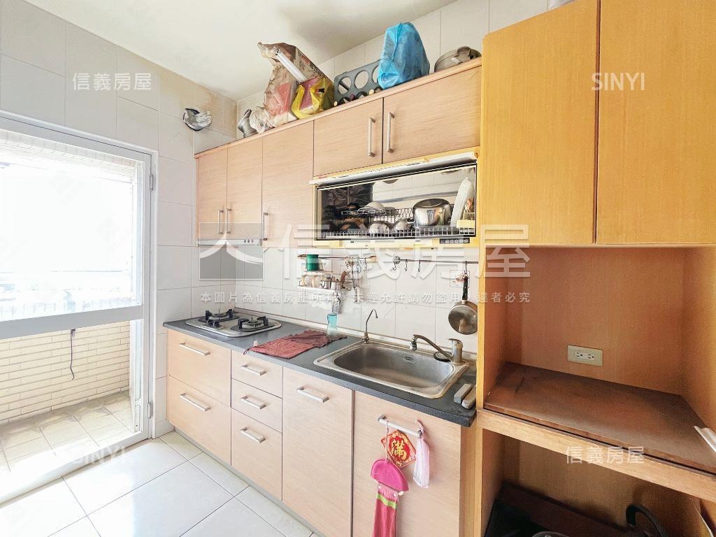 近公園２＋１房平面車位房屋室內格局與周邊環境