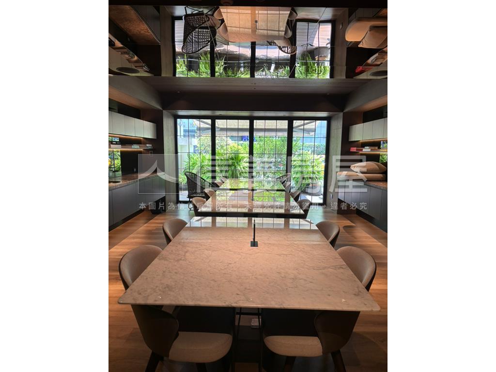 南京復興捷運角窗金店房屋室內格局與周邊環境