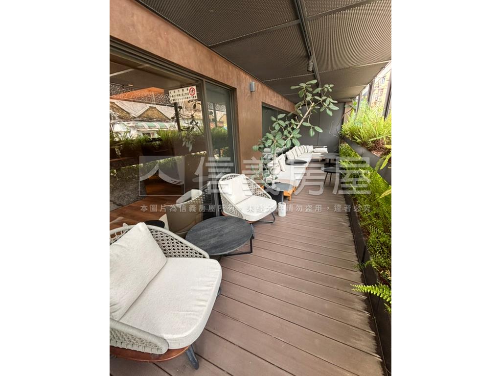 南京復興捷運角窗金店房屋室內格局與周邊環境