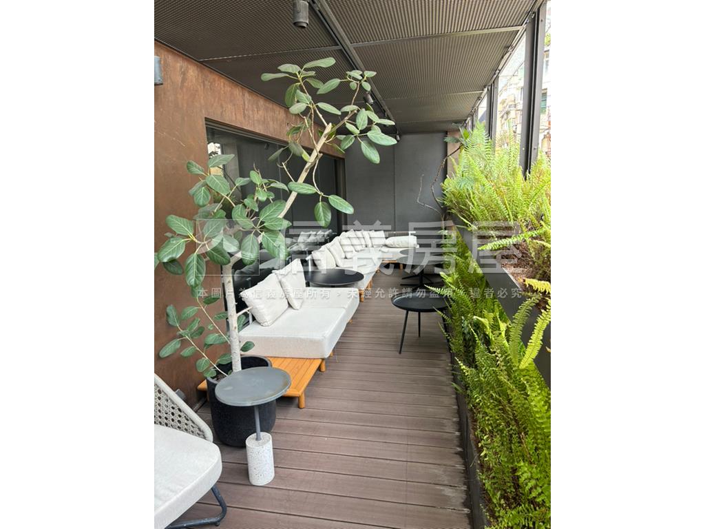 南京復興捷運角窗金店房屋室內格局與周邊環境