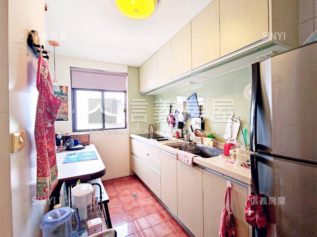 中正國中東門雙捷高樓美廈房屋室內格局與周邊環境