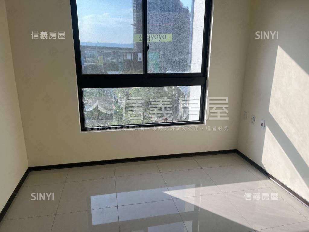 亞昕淳白氣派四房車位房屋室內格局與周邊環境