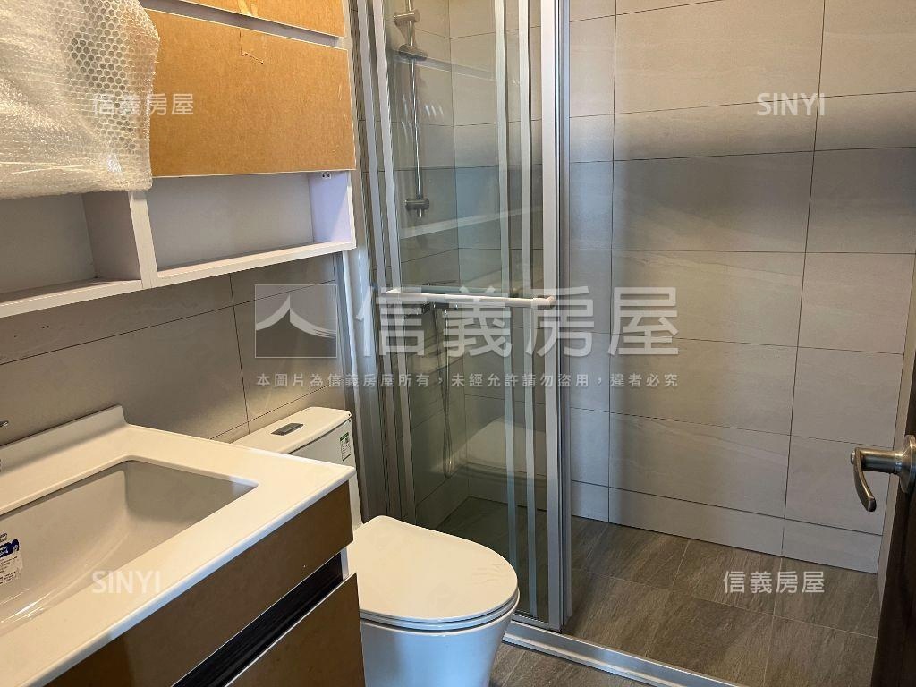 亞昕淳白氣派四房車位房屋室內格局與周邊環境