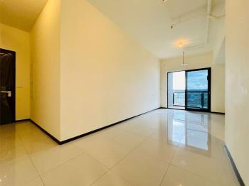 亞昕淳白氣派四房車位