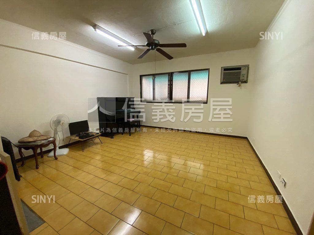 國泰☆住商樓店房屋室內格局與周邊環境