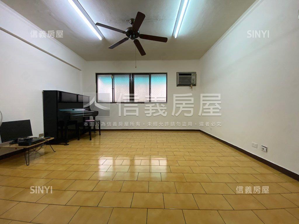 國泰☆住商樓店房屋室內格局與周邊環境