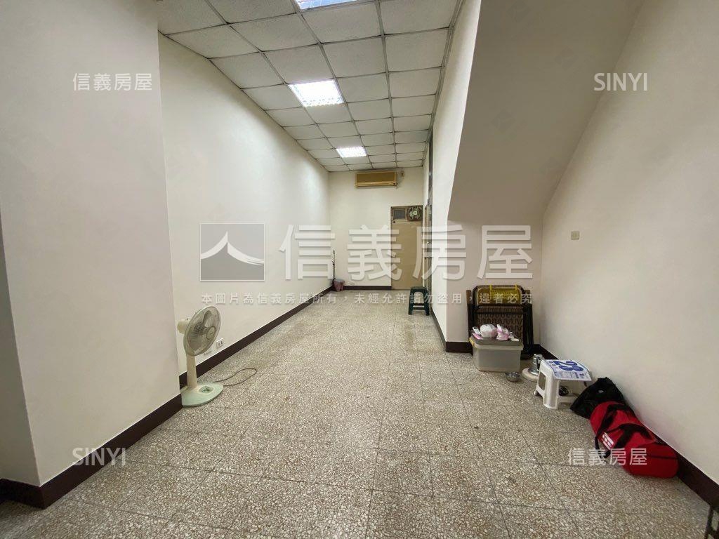 國泰☆住商樓店房屋室內格局與周邊環境