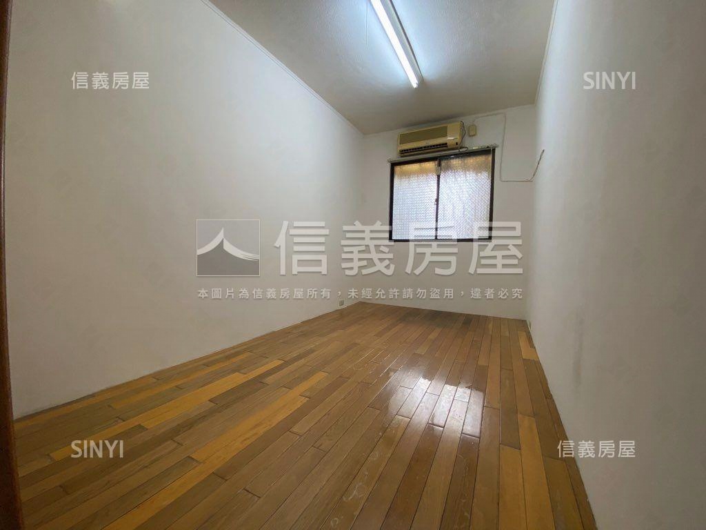 國泰☆住商樓店房屋室內格局與周邊環境