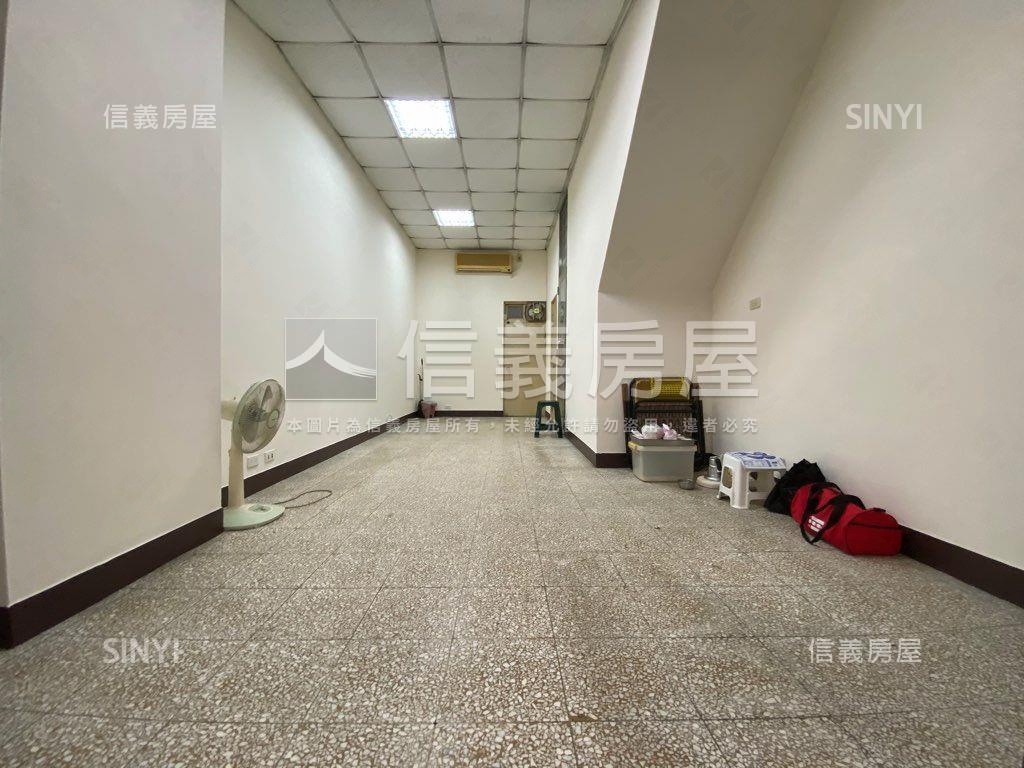 國泰☆住商樓店房屋室內格局與周邊環境