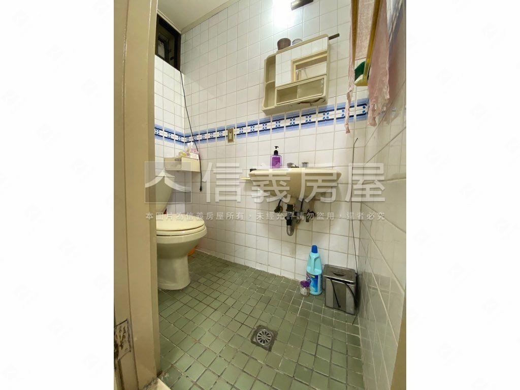 國泰☆住商樓店房屋室內格局與周邊環境