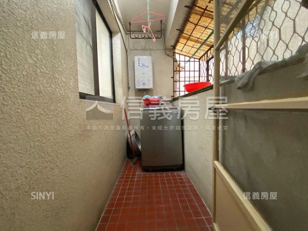 國泰☆住商樓店房屋室內格局與周邊環境