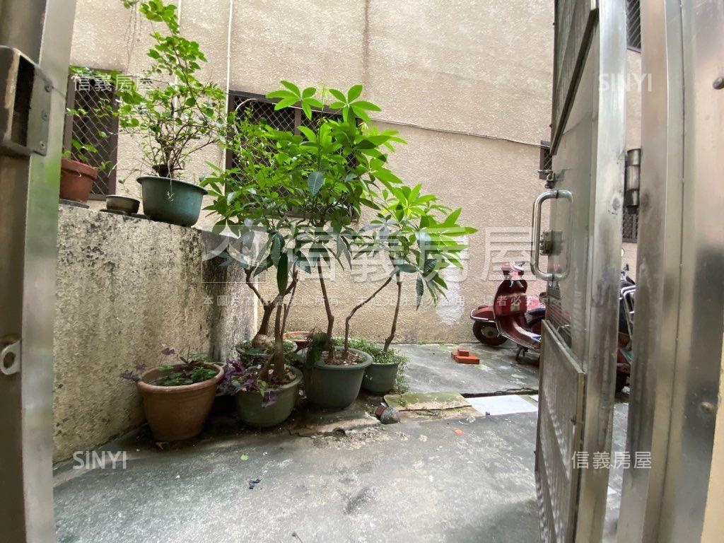 國泰☆住商樓店房屋室內格局與周邊環境