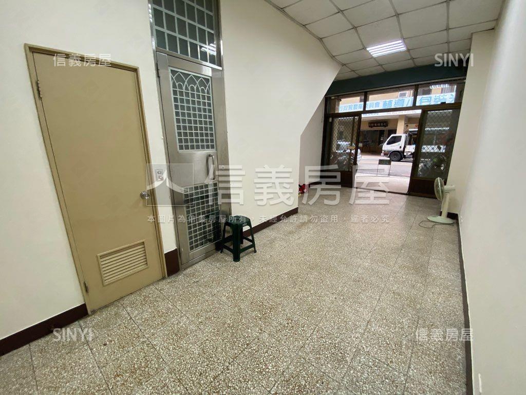 國泰☆住商樓店房屋室內格局與周邊環境