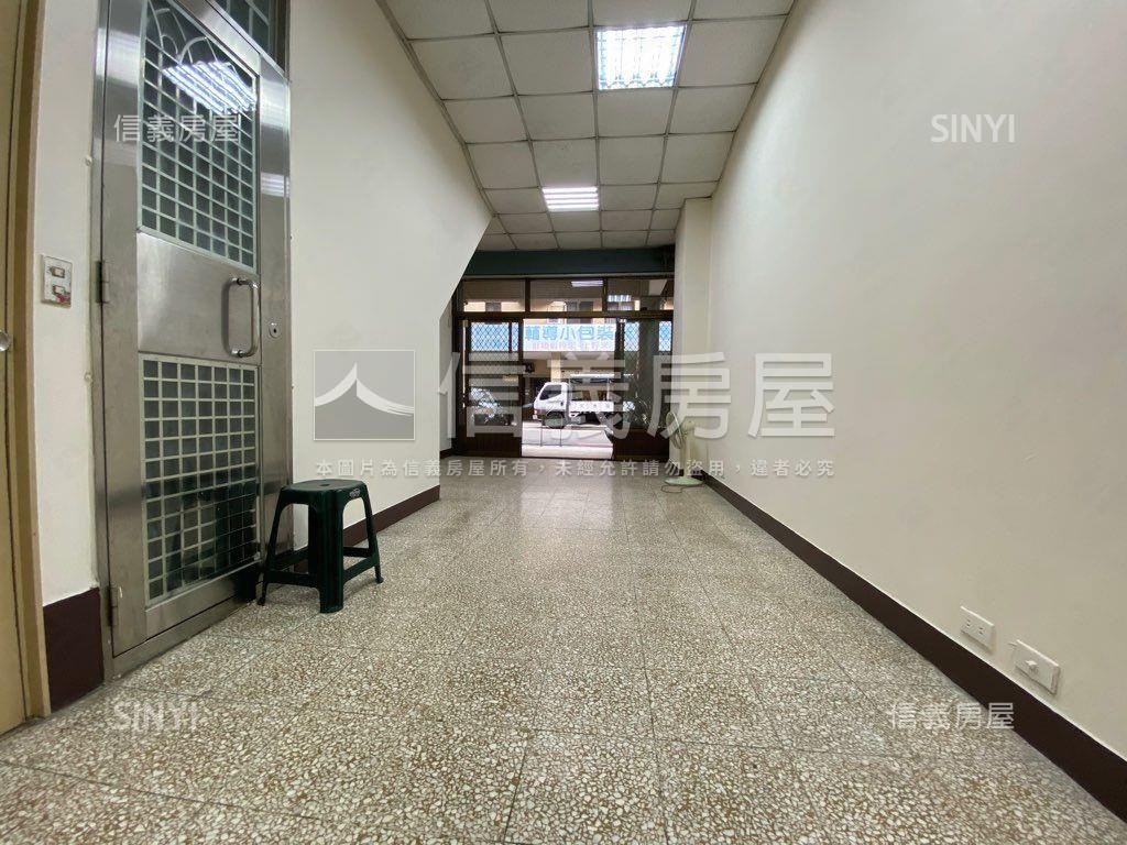 國泰☆住商樓店房屋室內格局與周邊環境