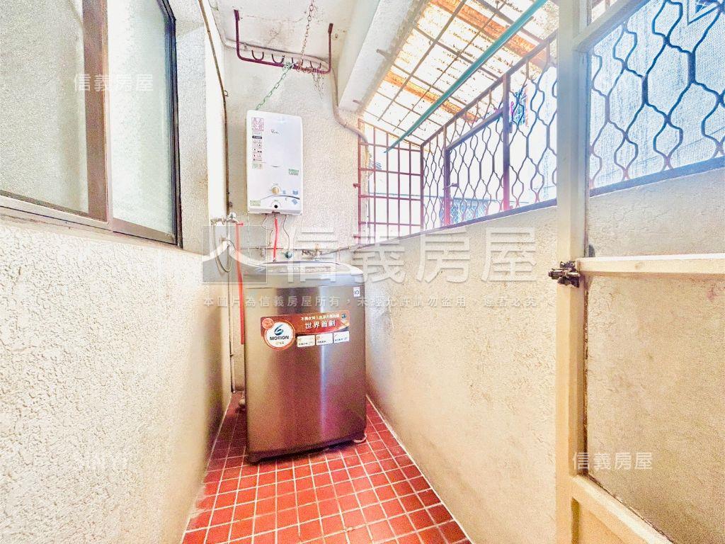 國泰☆住商樓店房屋室內格局與周邊環境