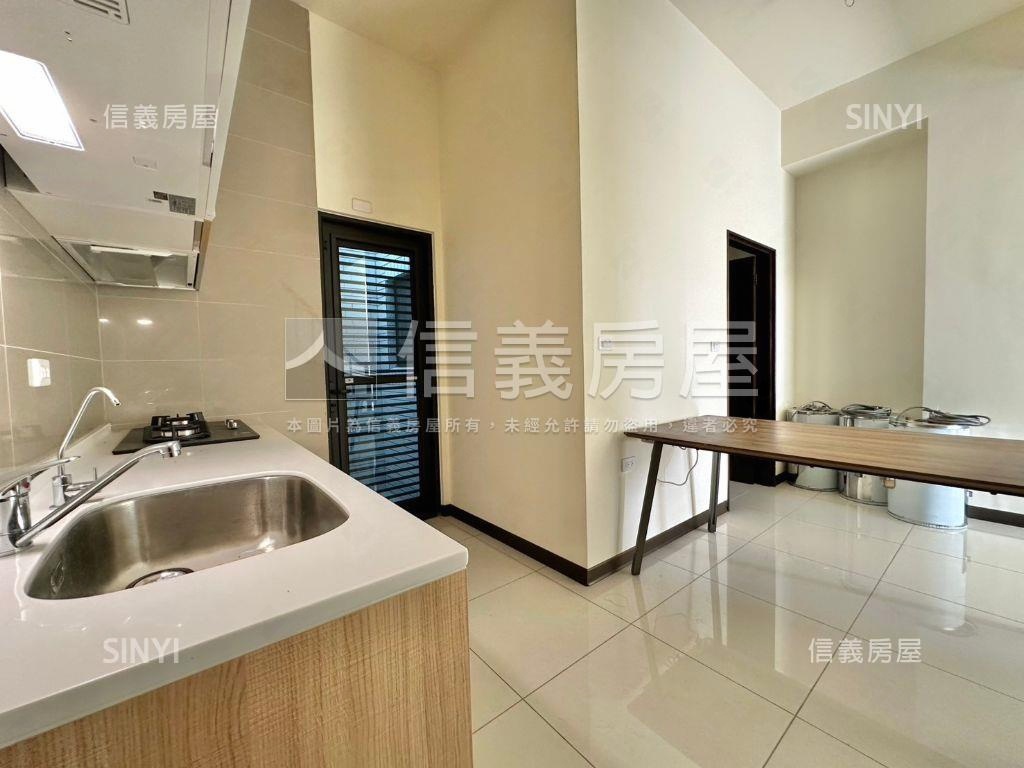 全新未住邊間透天房屋室內格局與周邊環境