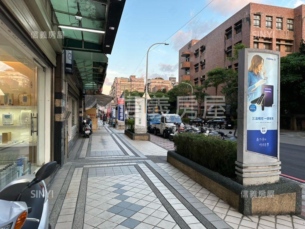 幸福路燙金店面房屋室內格局與周邊環境