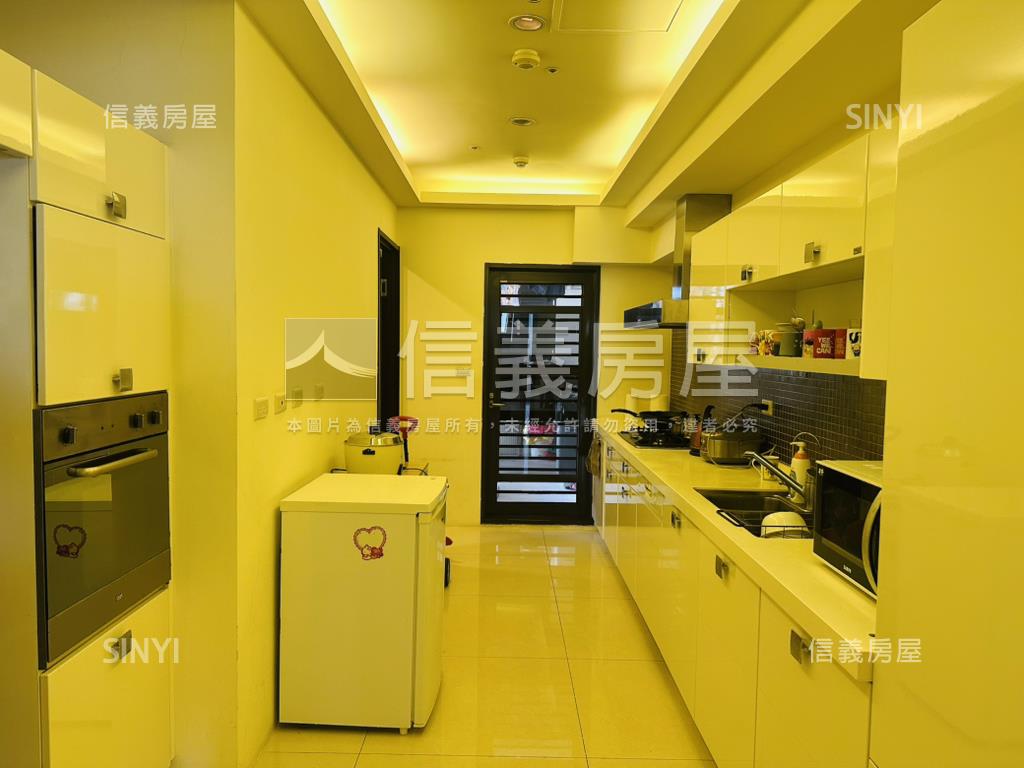 圓頂高樓邊間雙獨立平車房屋室內格局與周邊環境