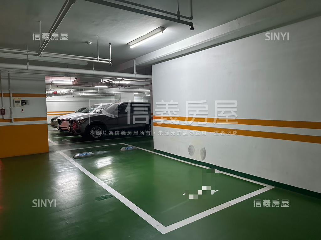 圓頂高樓邊間雙獨立平車房屋室內格局與周邊環境