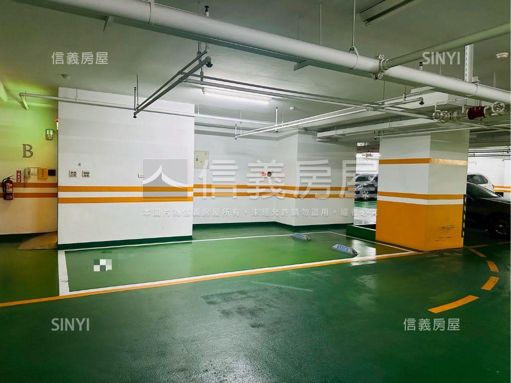 圓頂高樓邊間雙獨立平車房屋室內格局與周邊環境