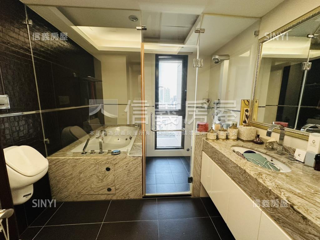 圓頂高樓邊間雙獨立平車房屋室內格局與周邊環境