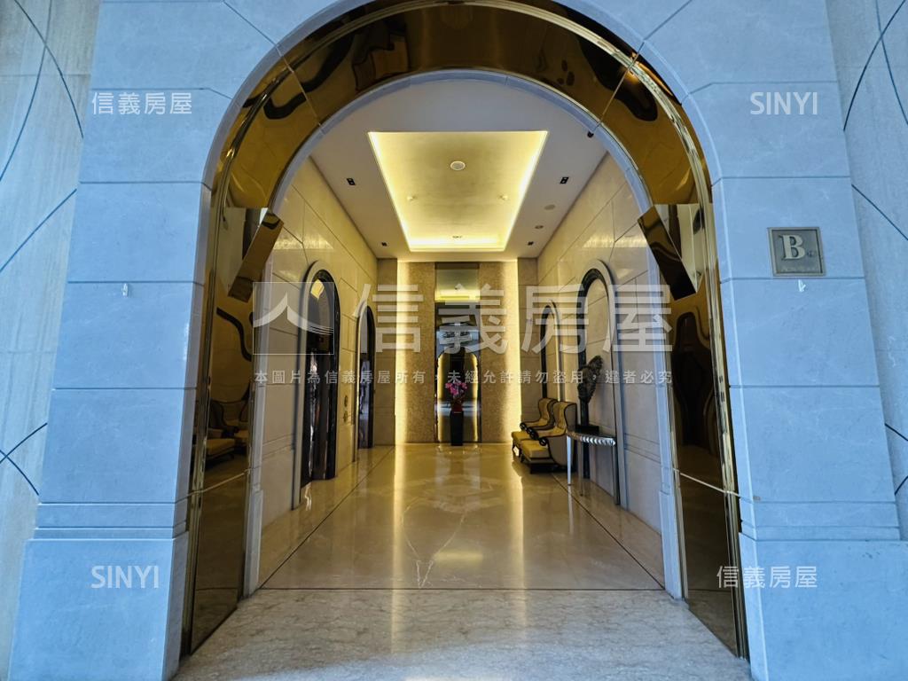 圓頂高樓邊間雙獨立平車房屋室內格局與周邊環境