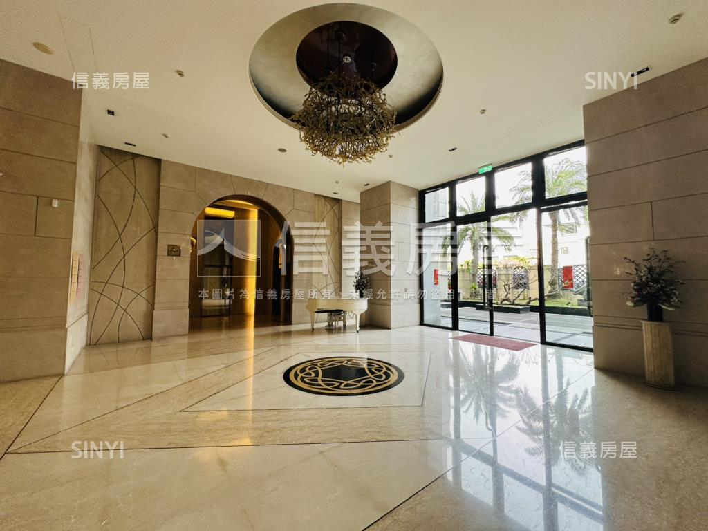 圓頂高樓邊間雙獨立平車房屋室內格局與周邊環境