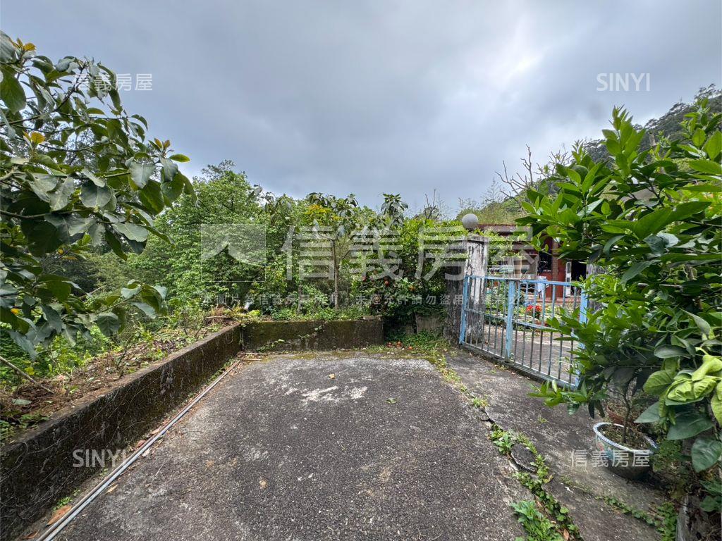 陽明山美景開心農場房屋室內格局與周邊環境