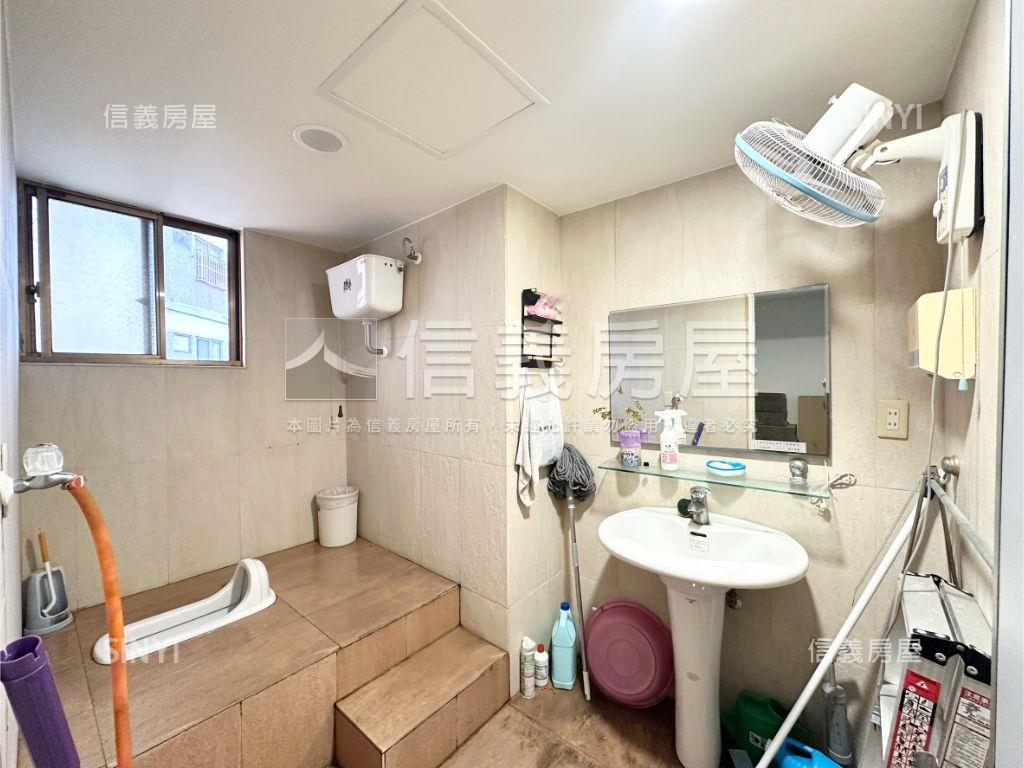 近捷運三面採光住辦房屋室內格局與周邊環境