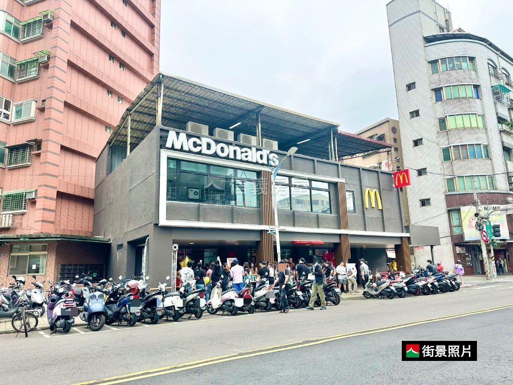 中正月灣精美三房房屋室內格局與周邊環境