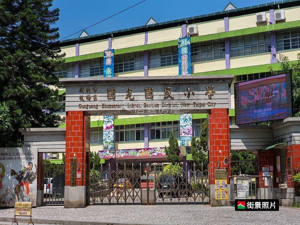 中正月灣精美三房房屋室內格局與周邊環境