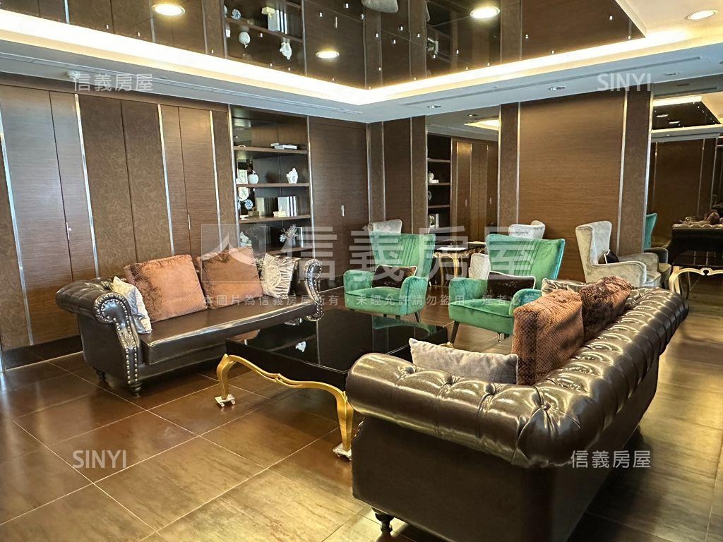 板橋世中心四房平面車位房屋室內格局與周邊環境