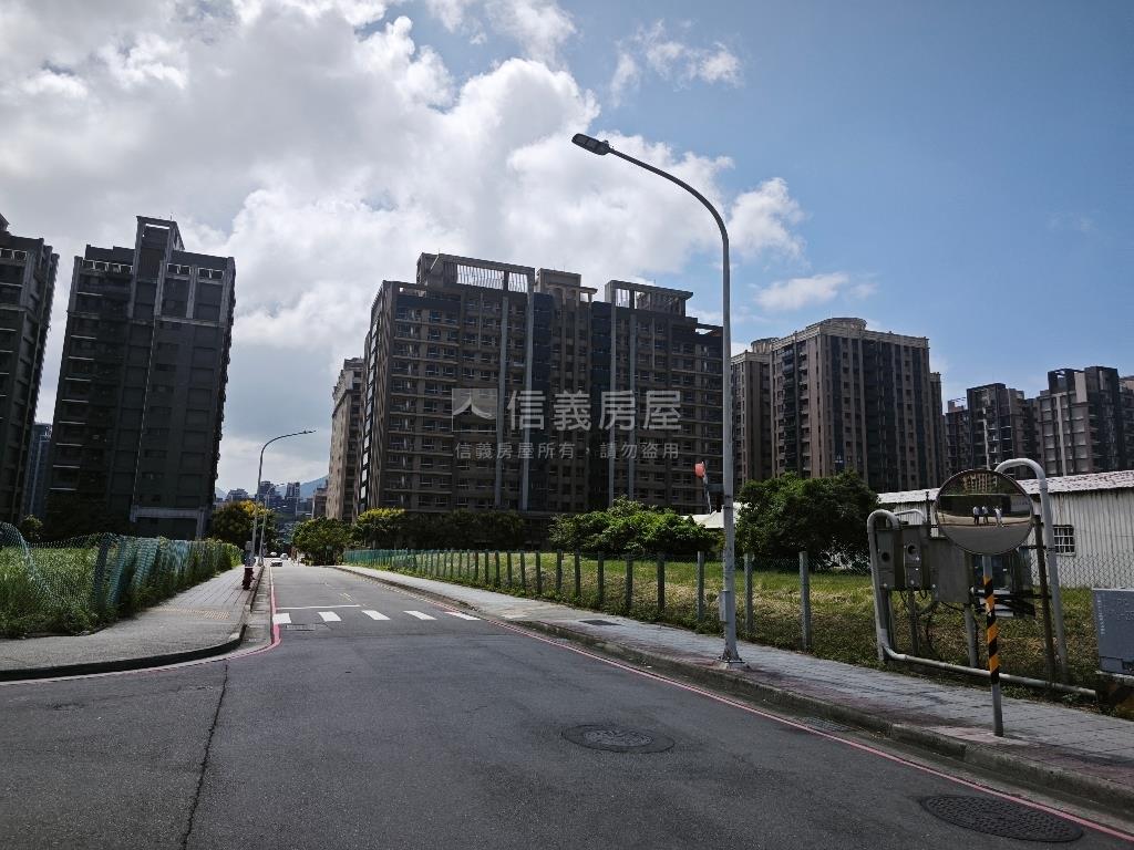 香榭大道創作私邸房屋室內格局與周邊環境