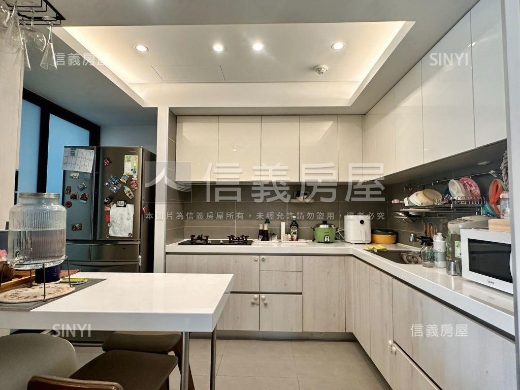 稀有釋出捷運電梯明亮美宅房屋室內格局與周邊環境