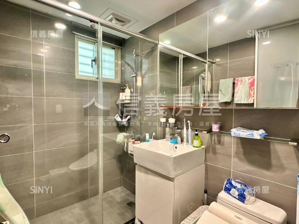 稀有釋出捷運電梯明亮美宅房屋室內格局與周邊環境